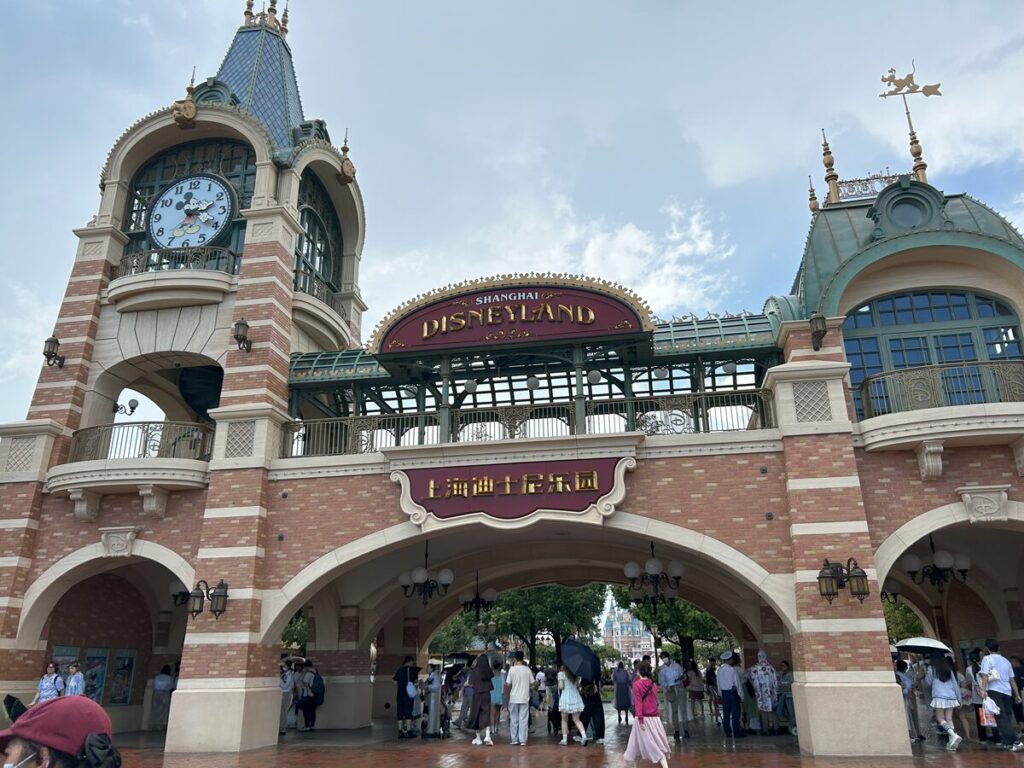上海ディズニーランドエントランス