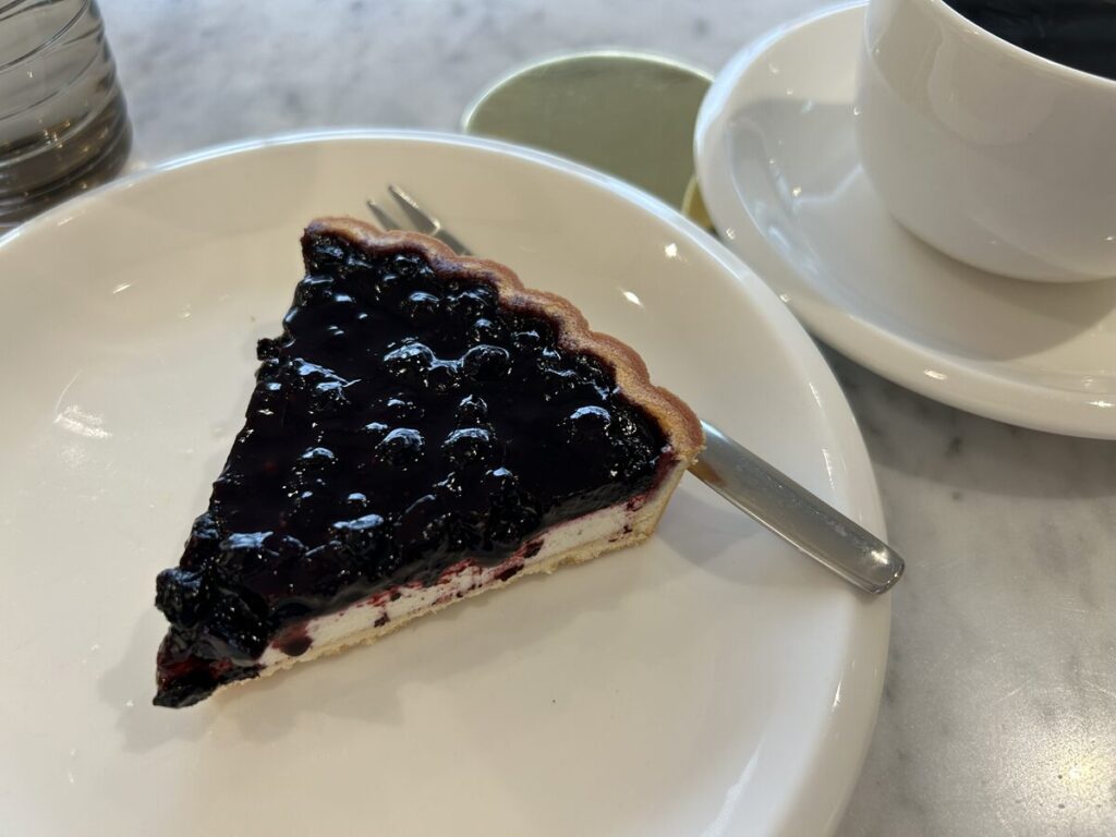 CAFE AALTOブルーベリータルト