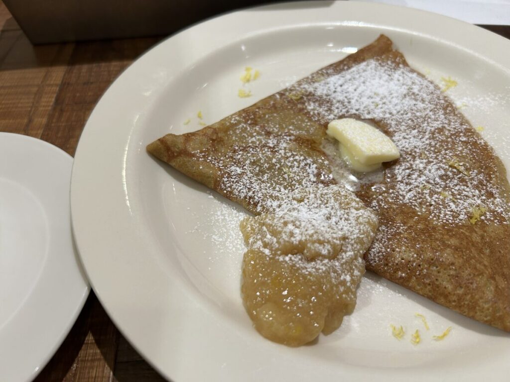 Afternoon Tea LOVE＆TABLEクレープ