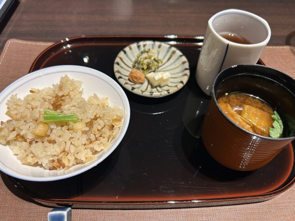 日本料理コース 炊き込みご飯