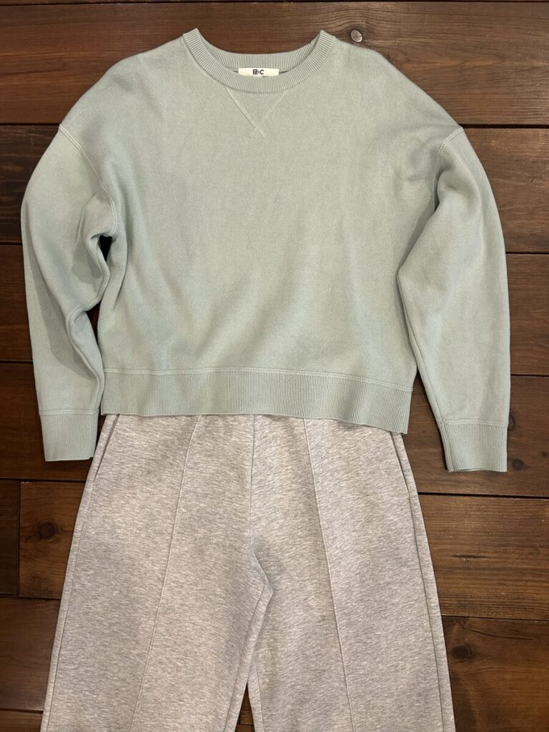 セーターとスウェット