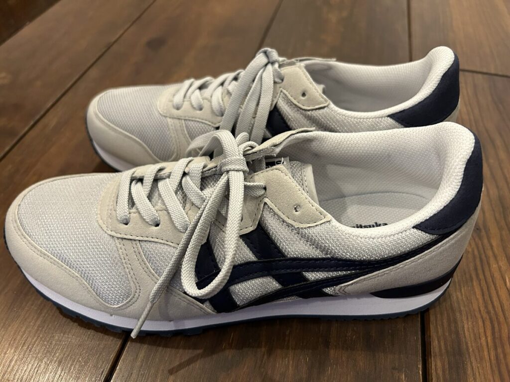 オニツカタイガー スニーカー