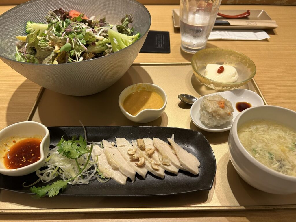 野菜とよだれ鶏のサラダ