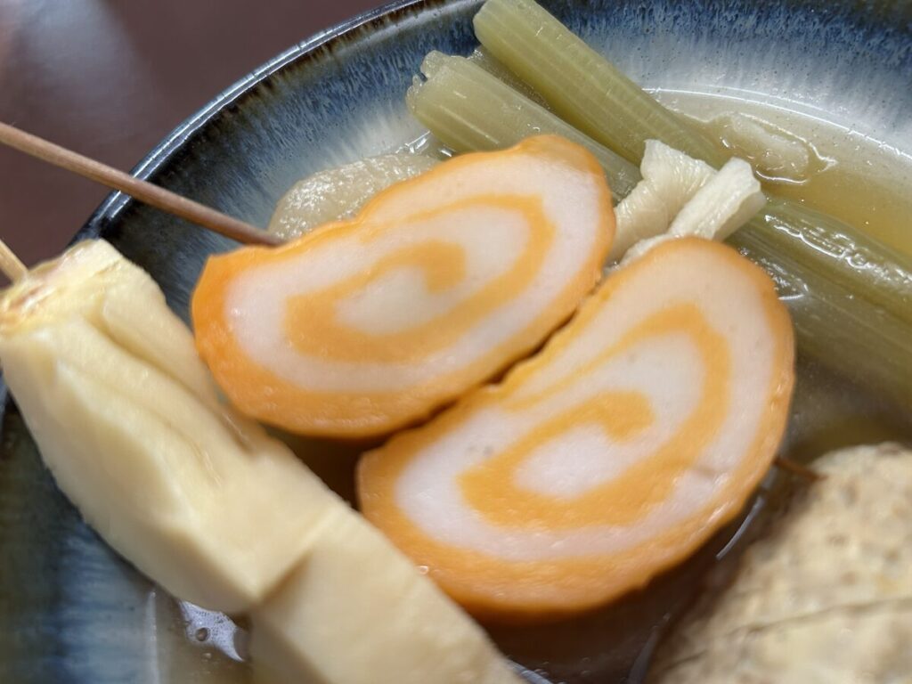 赤巻きかまぼこ