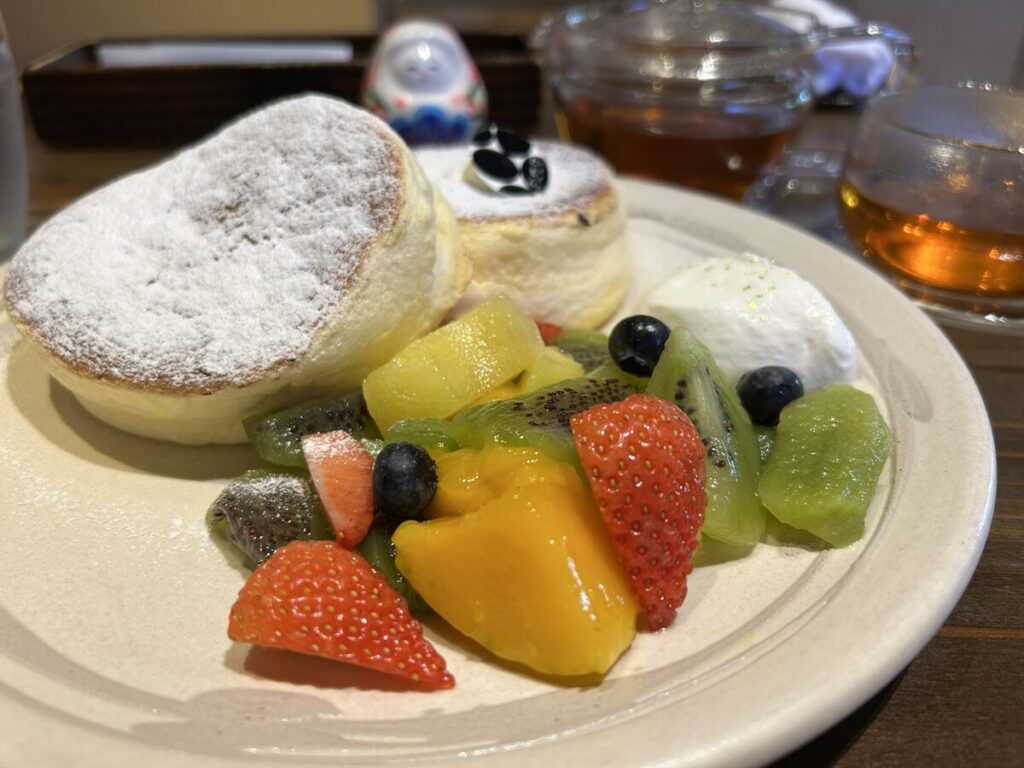 色彩のフルーツパンケーキ