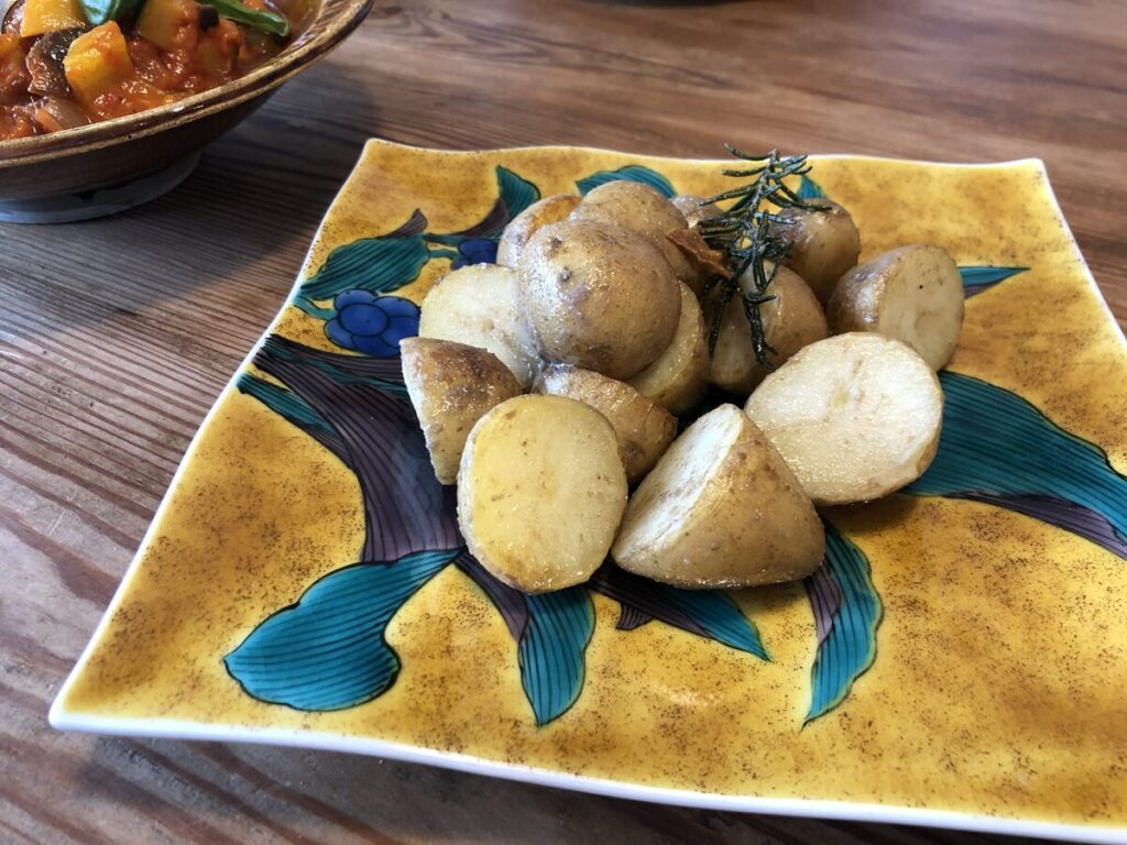 角皿にポテト