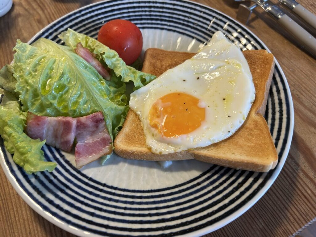 朝食