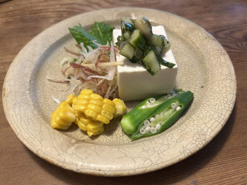 薬味たっぷりの冷奴