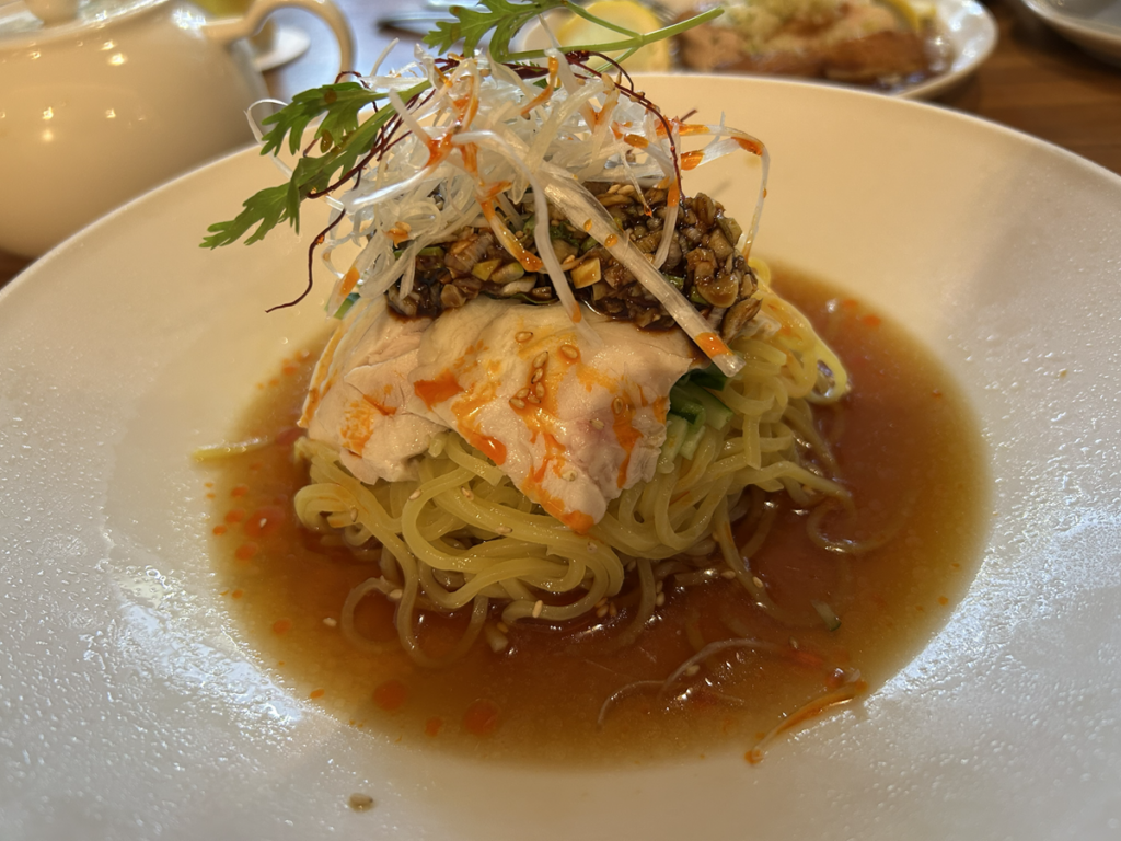 よだれ鶏冷麺