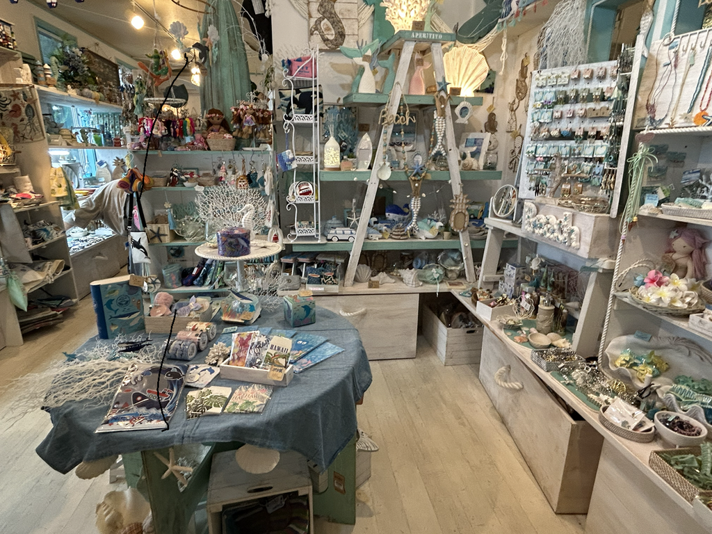 雑貨屋店内