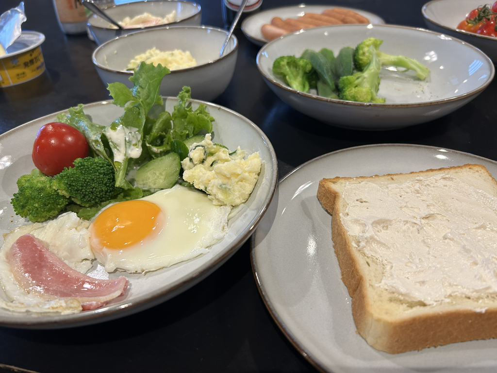 朝食