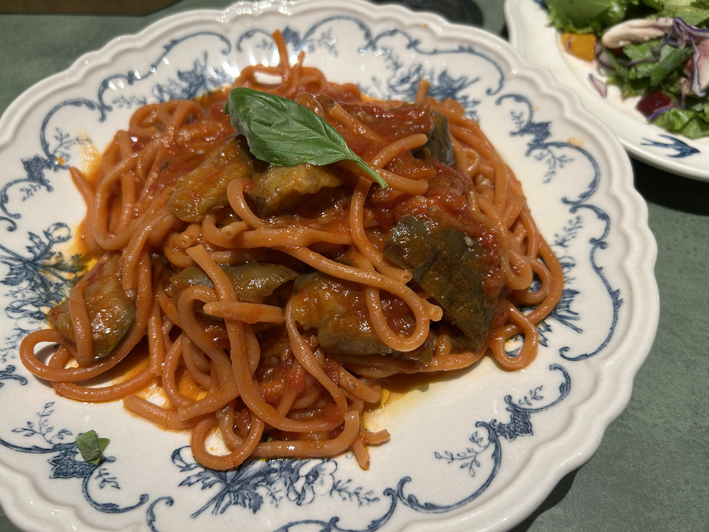 イタリア産トマトと茄子のスパイスポモドーロ